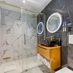 Studio Charme Royal - LOUIS XV - Metro 13